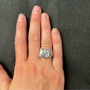 Silver cat Ring rat Betty